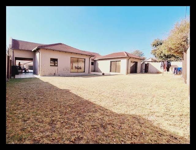 3 BEDROOM HOUSE FOR SALE IN BIRCH ACRES